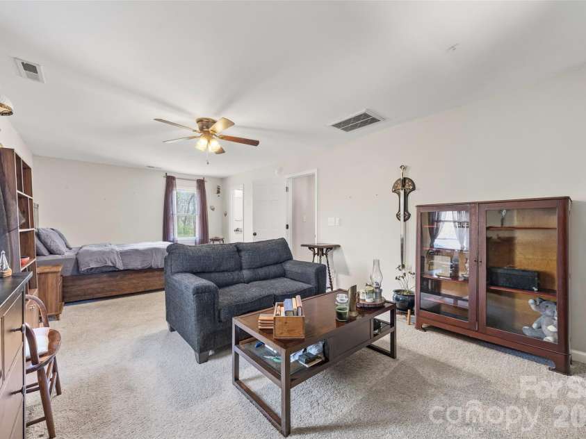 4206 Wimbledon Drive, Dallas, NC 28034.  MLS# CAR4362707, YatesRealty ID 14872. 