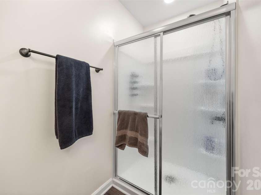 4206 Wimbledon Drive, Dallas, NC 28034.  MLS# CAR4362707, YatesRealty ID 14872. 