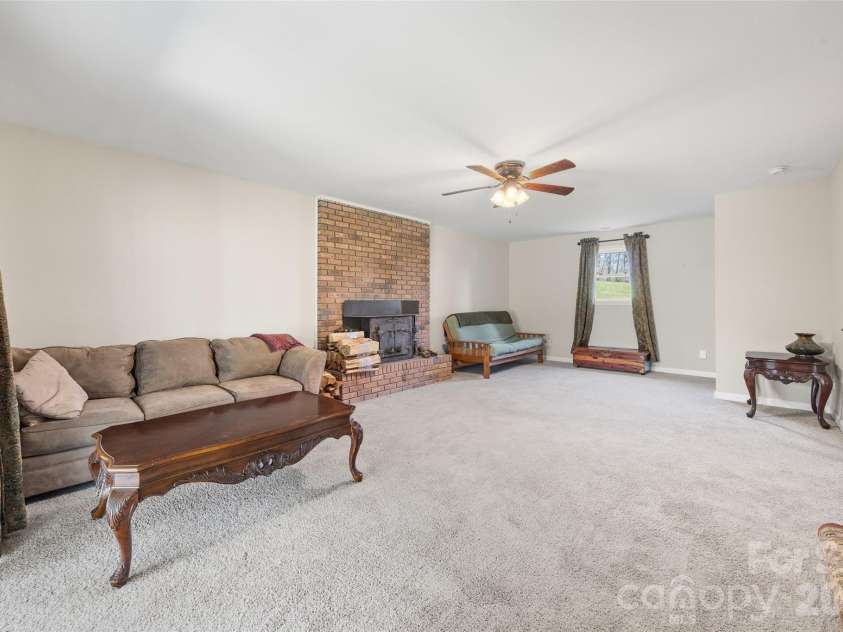 4206 Wimbledon Drive, Dallas, NC 28034.  MLS# CAR4362707, YatesRealty ID 14872. 