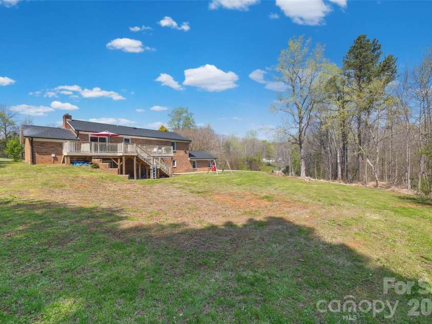 4206 Wimbledon Drive, Dallas, NC 28034.  MLS# CAR4362707, YatesRealty ID 14872. 