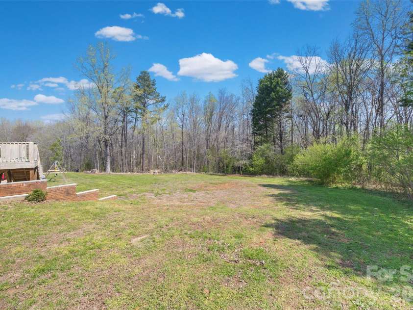 4206 Wimbledon Drive, Dallas, NC 28034.  MLS# CAR4362707, YatesRealty ID 14872. 