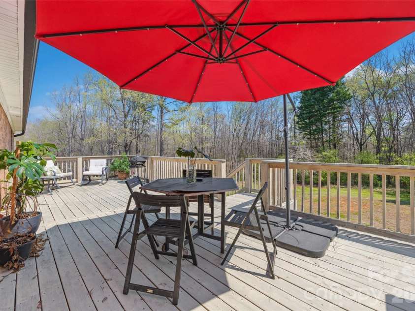 4206 Wimbledon Drive, Dallas, NC 28034.  MLS# CAR4362707, YatesRealty ID 14872. 
