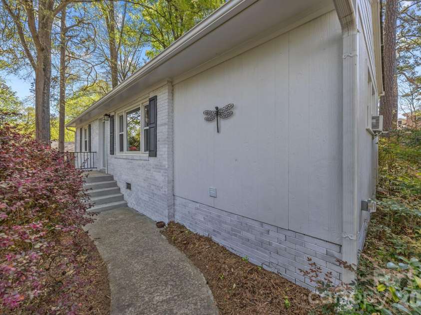 127 Lilly Avenue, Salisbury, NC 28144.  MLS# CAR4367272, YatesRealty ID 14873. 