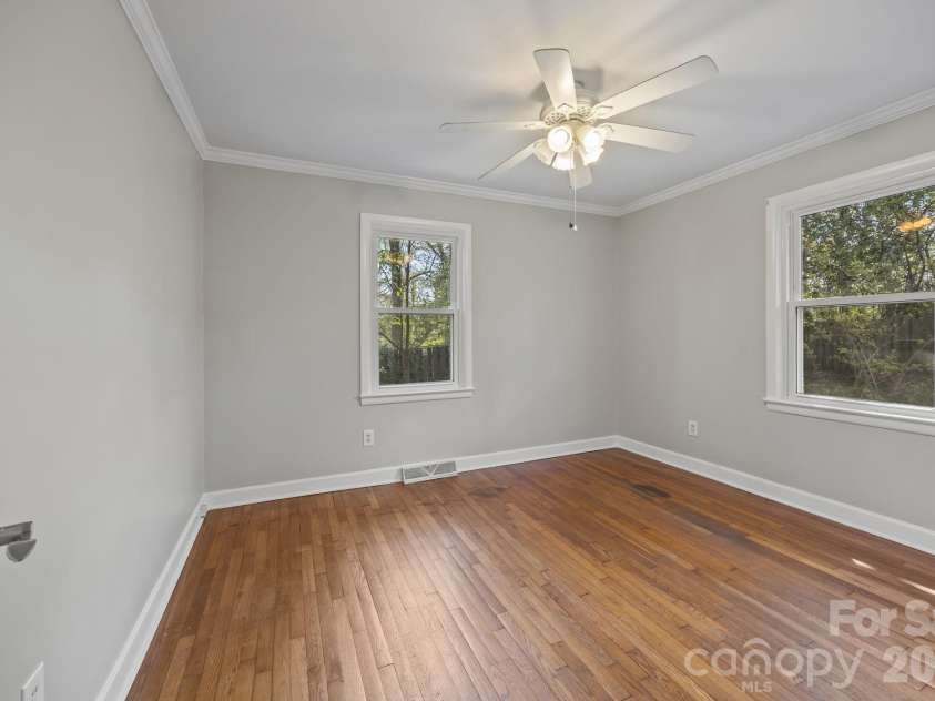 127 Lilly Avenue, Salisbury, NC 28144.  MLS# CAR4367272, YatesRealty ID 14873. Nice Size bedroom!