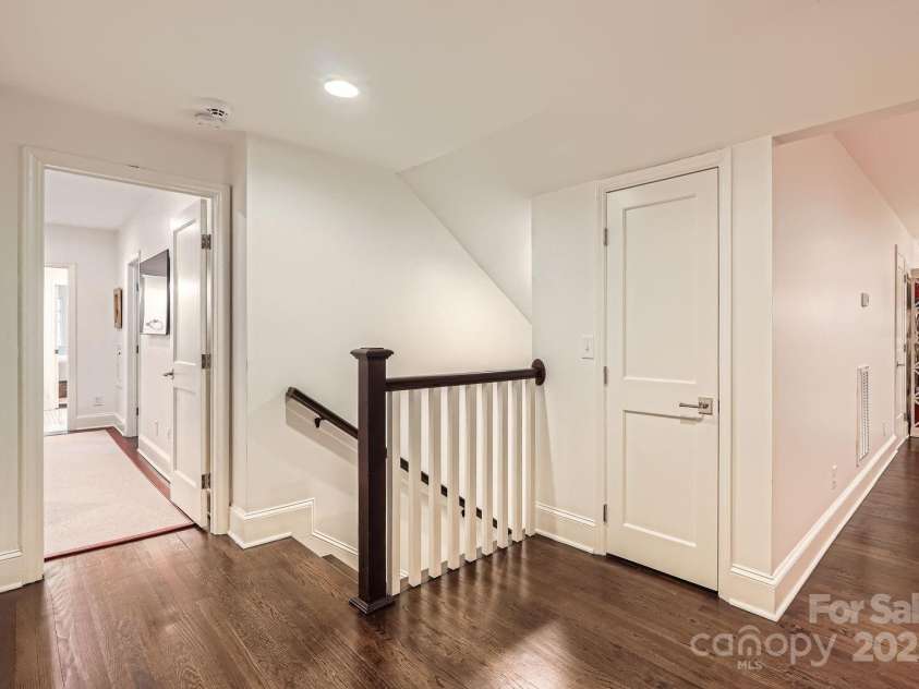 2034 Sharon Lane, Charlotte, NC 28211.  MLS# CAR4237884, YatesRealty ID 14875. 2nd Floor Hallway