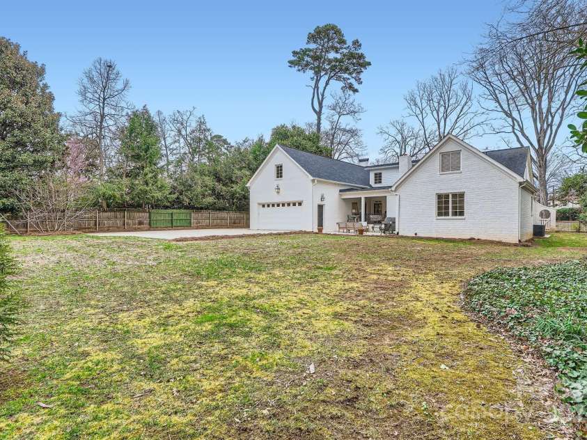 2034 Sharon Lane, Charlotte, NC 28211.  MLS# CAR4237884, YatesRealty ID 14875. Backyard