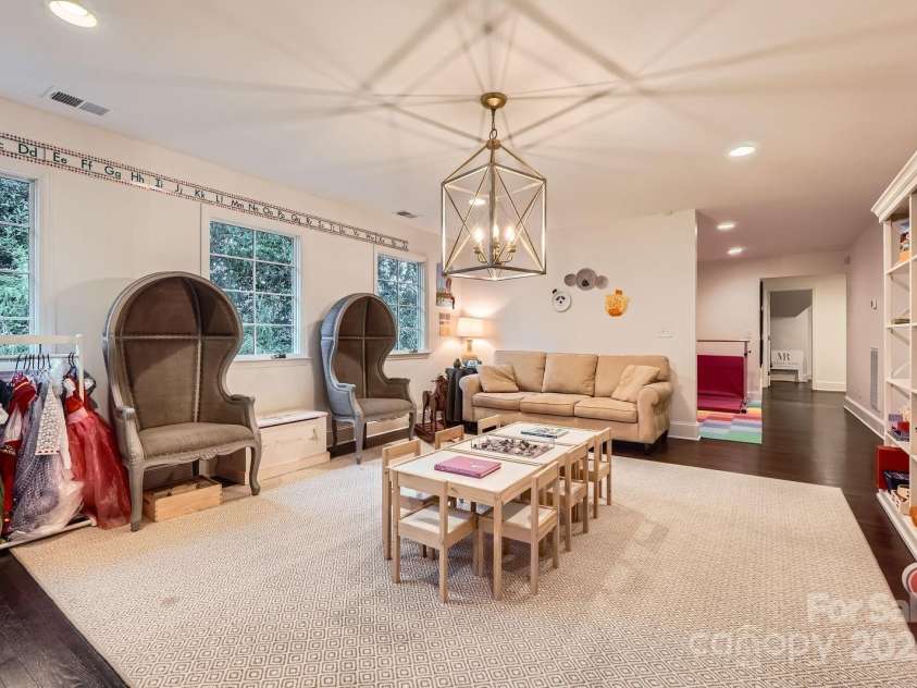 2034 Sharon Lane, Charlotte, NC 28211.  MLS# CAR4237884, YatesRealty ID 14875. Bonus Room #2