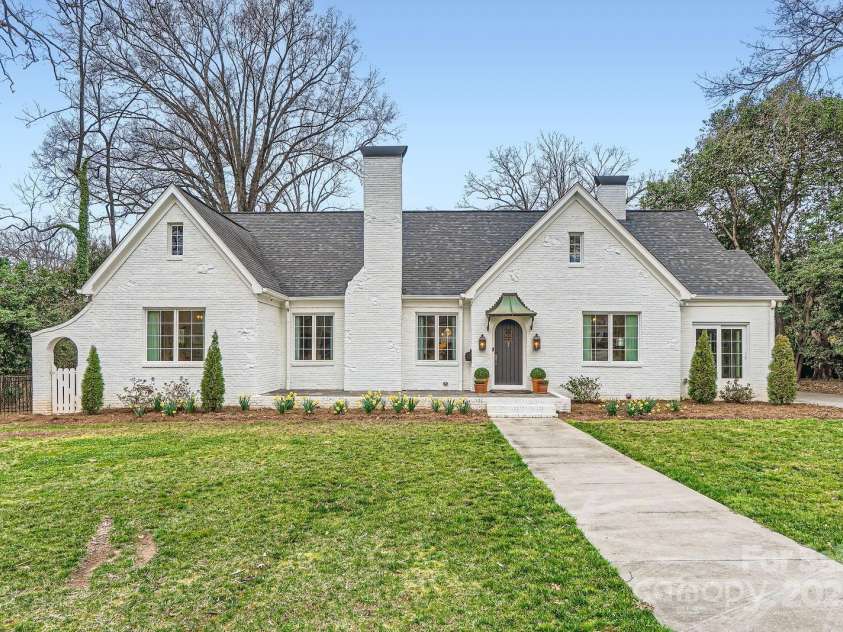 2034 Sharon Lane, Charlotte, NC 28211.  MLS# CAR4237884, YatesRealty ID 14875. Front Elevation