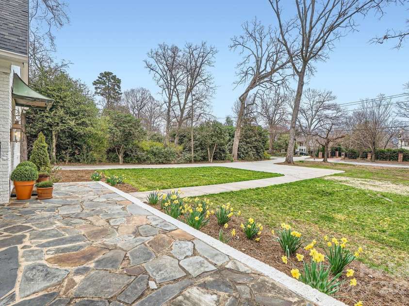 2034 Sharon Lane, Charlotte, NC 28211.  MLS# CAR4237884, YatesRealty ID 14875. Front Yard