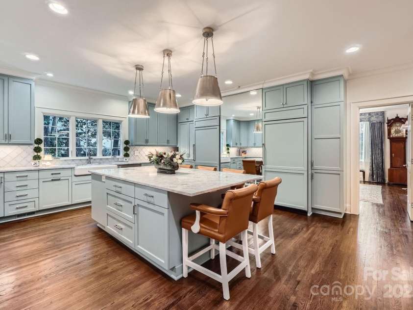 2034 Sharon Lane, Charlotte, NC 28211.  MLS# CAR4237884, YatesRealty ID 14875. Kitchen #6