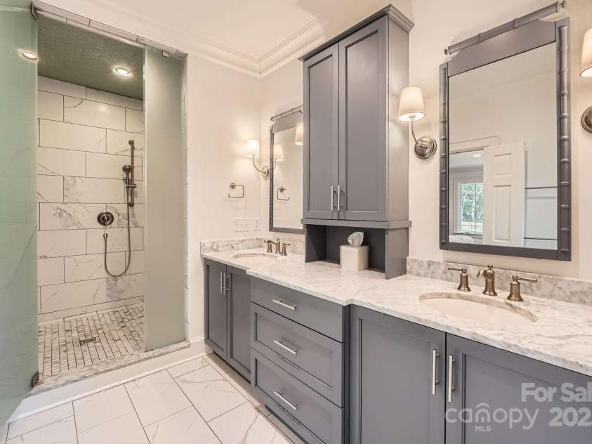 2034 Sharon Lane, Charlotte, NC 28211.  MLS# CAR4237884, YatesRealty ID 14875. Primary Bath and Steam Shower