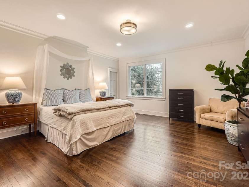 2034 Sharon Lane, Charlotte, NC 28211.  MLS# CAR4237884, YatesRealty ID 14875. Primary Suite #2