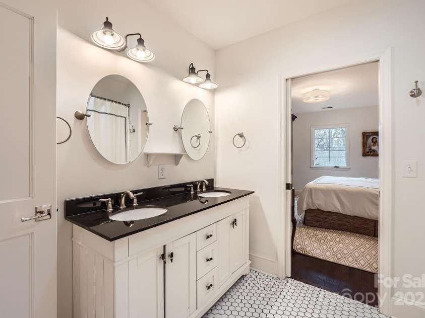 2034 Sharon Lane, Charlotte, NC 28211.  MLS# CAR4237884, YatesRealty ID 14875. Upstairs Bathroom #1