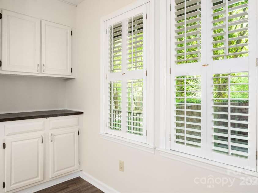 3625 Colony Crossing Drive, Charlotte, NC 28226.  MLS# CAR4246303, YatesRealty ID 14876. 