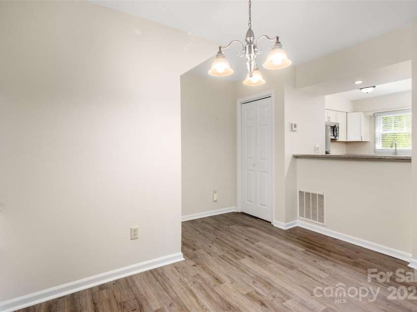 3625 Colony Crossing Drive, Charlotte, NC 28226.  MLS# CAR4246303, YatesRealty ID 14876. 