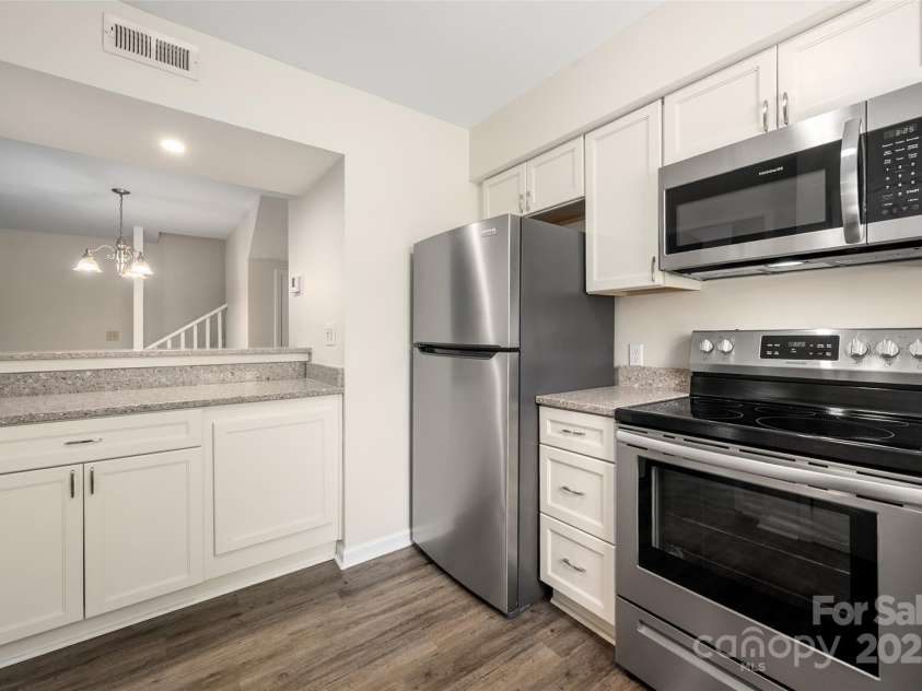 3625 Colony Crossing Drive, Charlotte, NC 28226.  MLS# CAR4246303, YatesRealty ID 14876. 