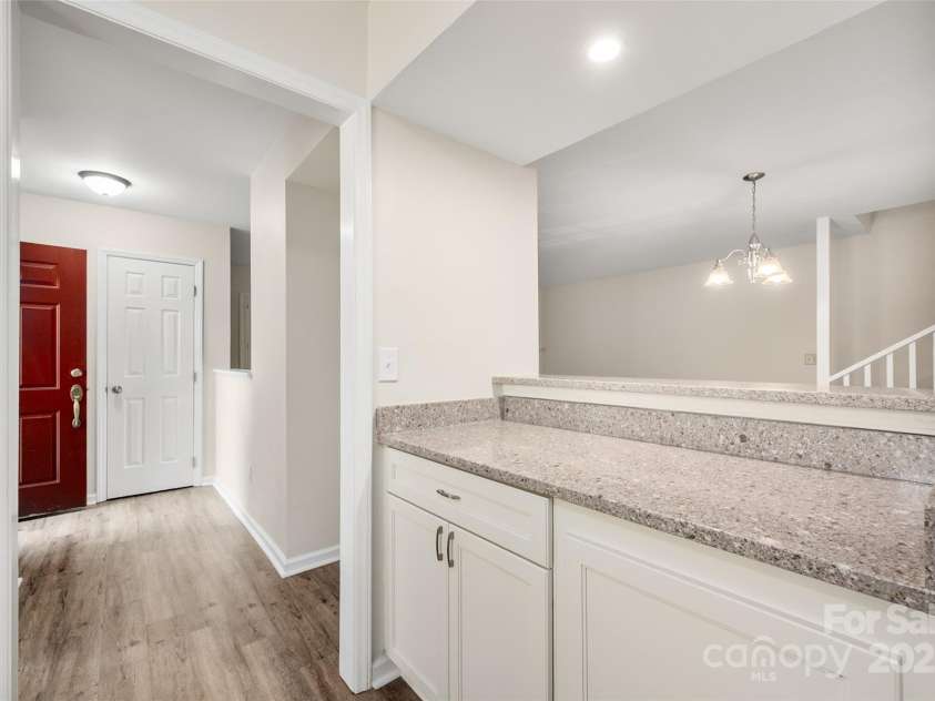 3625 Colony Crossing Drive, Charlotte, NC 28226.  MLS# CAR4246303, YatesRealty ID 14876. 