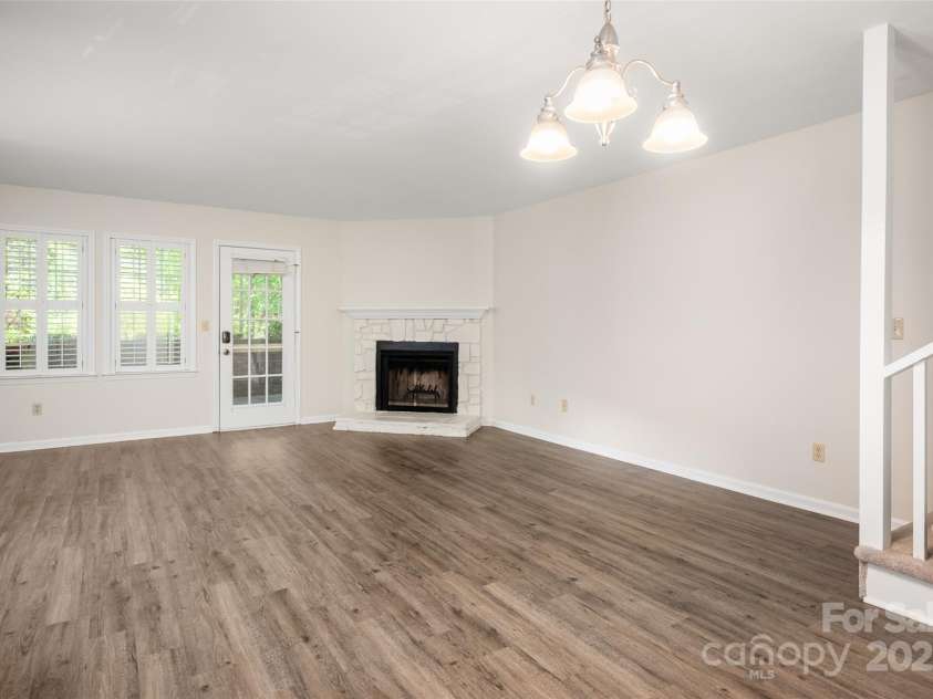 3625 Colony Crossing Drive, Charlotte, NC 28226.  MLS# CAR4246303, YatesRealty ID 14876. 