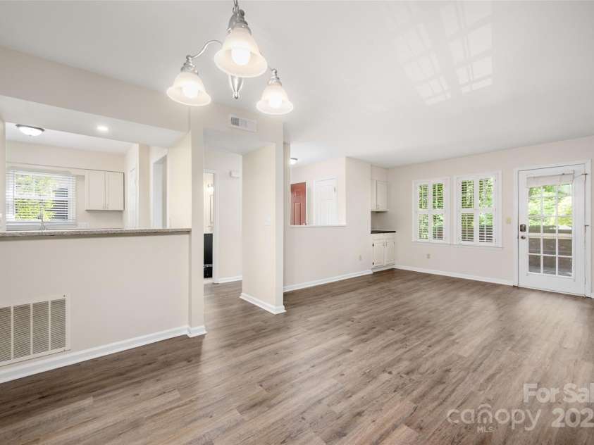 3625 Colony Crossing Drive, Charlotte, NC 28226.  MLS# CAR4246303, YatesRealty ID 14876. 