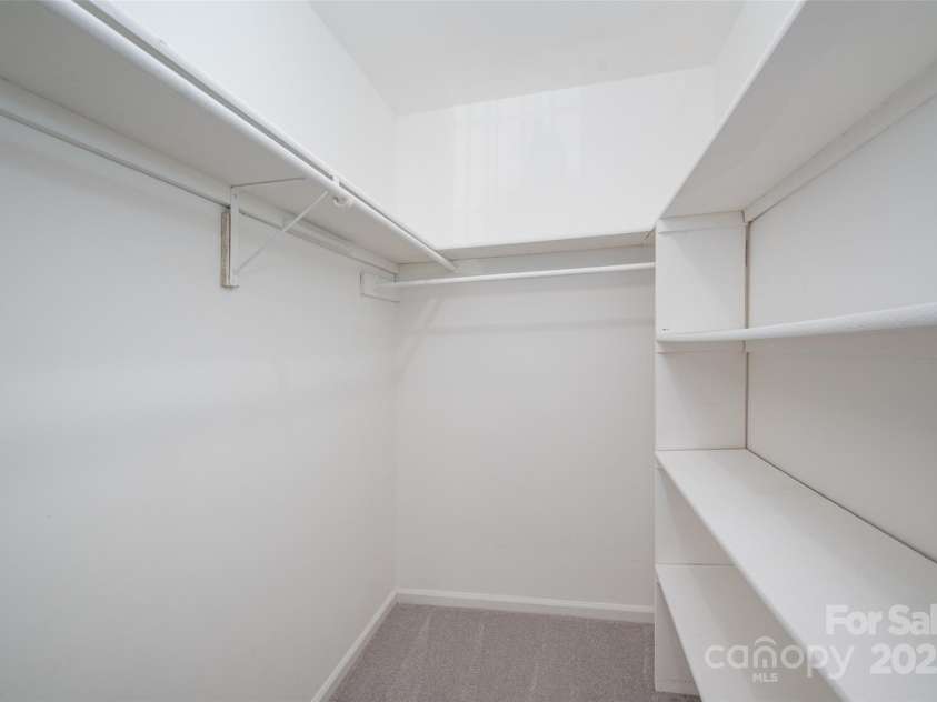 3625 Colony Crossing Drive, Charlotte, NC 28226.  MLS# CAR4246303, YatesRealty ID 14876. 