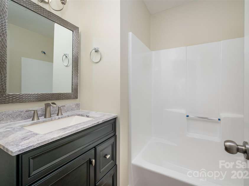 3625 Colony Crossing Drive, Charlotte, NC 28226.  MLS# CAR4246303, YatesRealty ID 14876. 