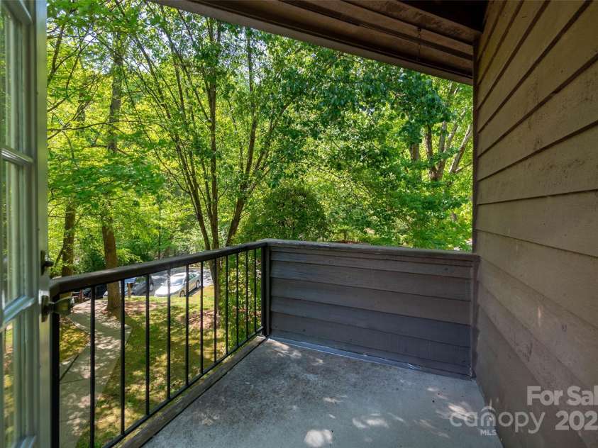 3625 Colony Crossing Drive, Charlotte, NC 28226.  MLS# CAR4246303, YatesRealty ID 14876. 