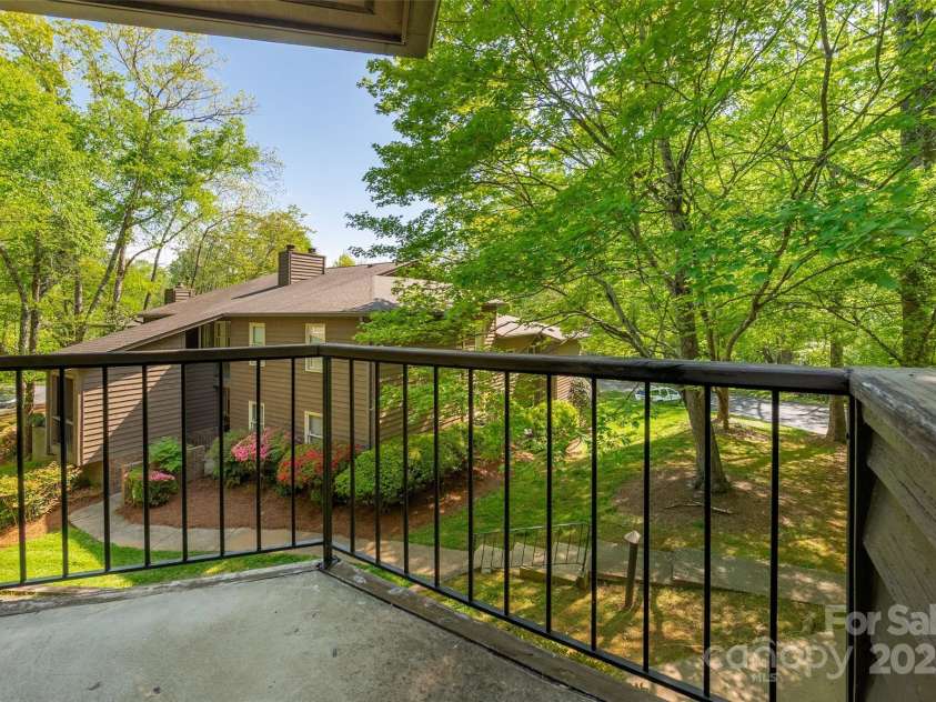 3625 Colony Crossing Drive, Charlotte, NC 28226.  MLS# CAR4246303, YatesRealty ID 14876. 