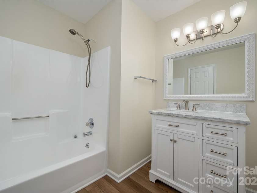 3625 Colony Crossing Drive, Charlotte, NC 28226.  MLS# CAR4246303, YatesRealty ID 14876. 