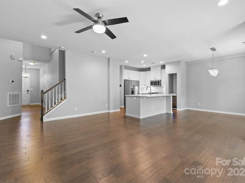 3245 Major Samuals Way, Charlotte, NC 28208.  MLS# CAR4248385, YatesRealty ID 14877. 