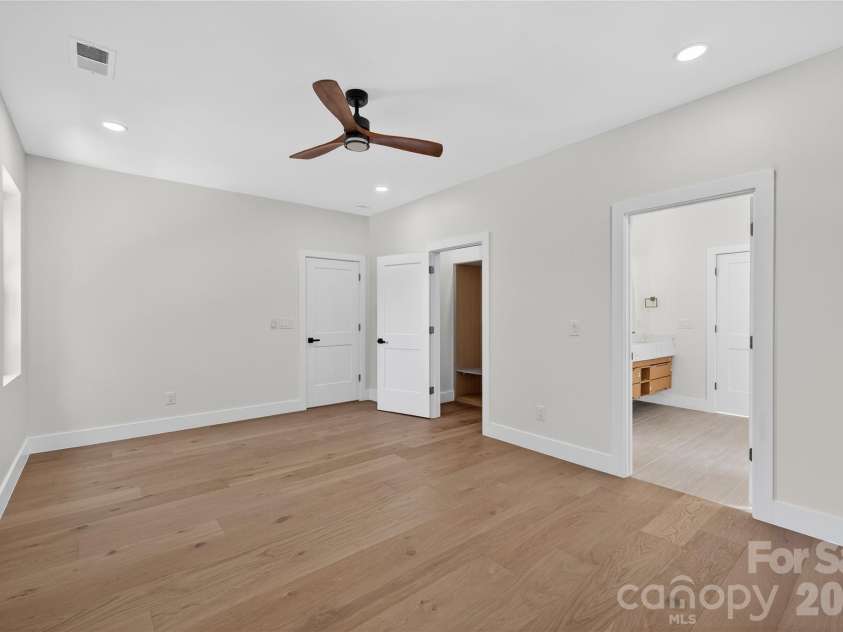 1912 Grier Avenue, Charlotte, NC 28216.  MLS# CAR4319722, YatesRealty ID 14878. 