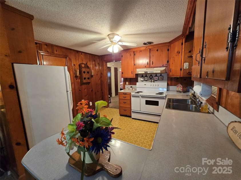 517 Maske Road, Mount Gilead, NC 27306.  MLS# CAR4301994, YatesRealty ID 1488. 