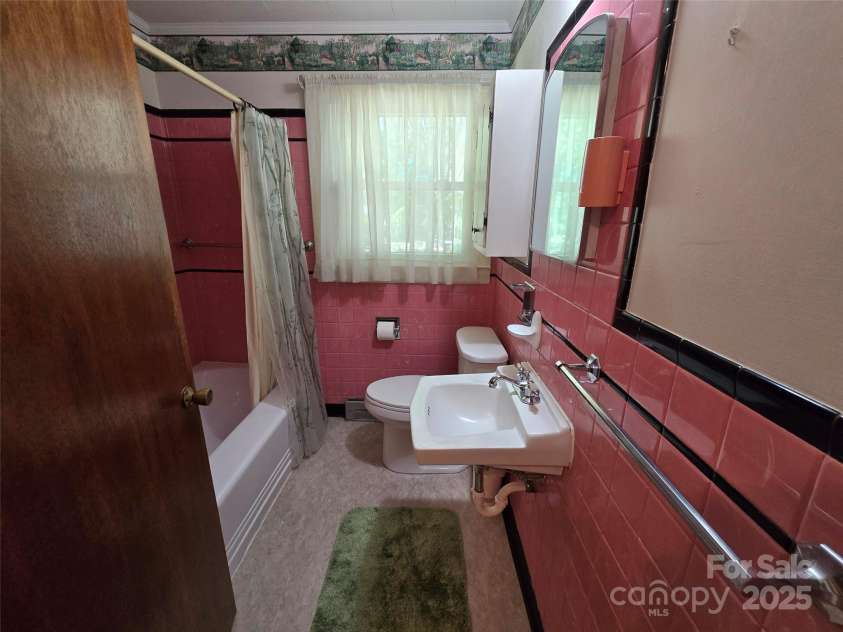 517 Maske Road, Mount Gilead, NC 27306.  MLS# CAR4301994, YatesRealty ID 1488. 