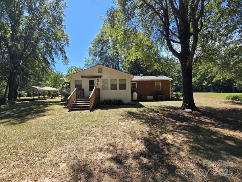 517 Maske Road, Mount Gilead, NC 27306.  MLS# CAR4301994, YatesRealty ID 1488. 