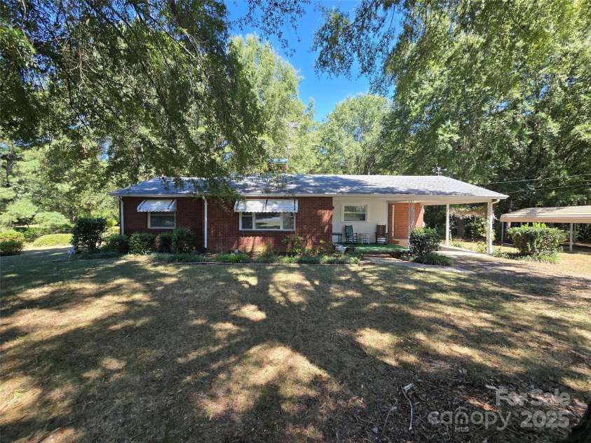 517 Maske Road, Mount Gilead, NC 27306.  MLS# CAR4301994, YatesRealty ID 1488. 