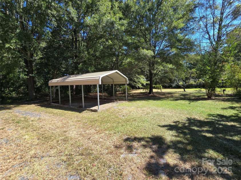 517 Maske Road, Mount Gilead, NC 27306.  MLS# CAR4301994, YatesRealty ID 1488. 