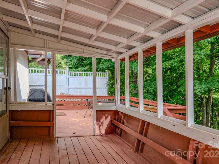85 Pine Ridge Road, Mars Hill, NC 28754.  MLS# CAR4284642, YatesRealty ID 1488. 