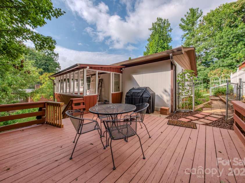 85 Pine Ridge Road, Mars Hill, NC 28754.  MLS# CAR4284642, YatesRealty ID 1488. 