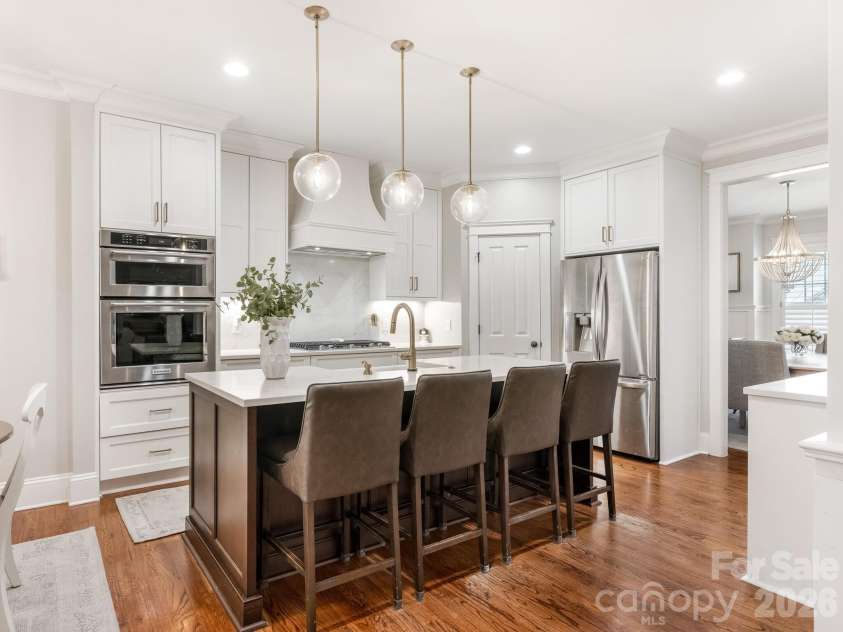 5422 Open Book Lane, Charlotte, NC 28270.  MLS# CAR4352219, YatesRealty ID 14880. KITCHEN BAR