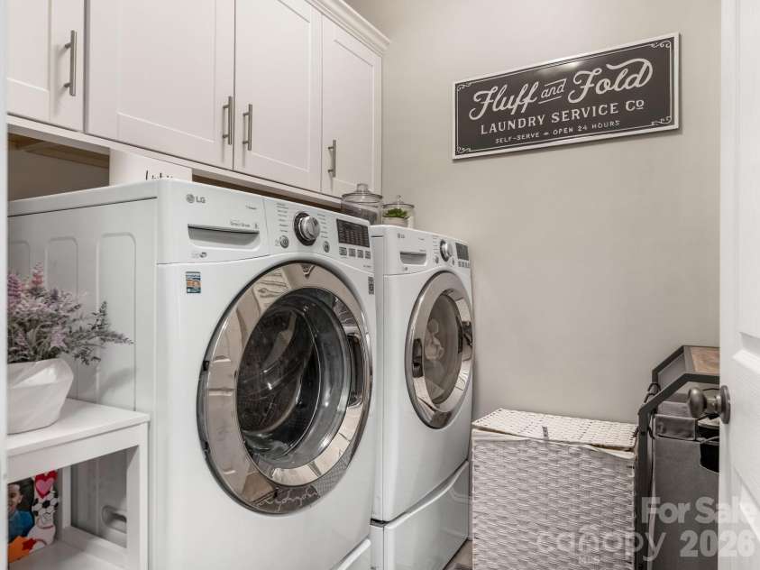 5422 Open Book Lane, Charlotte, NC 28270.  MLS# CAR4352219, YatesRealty ID 14880. LAUNDRY