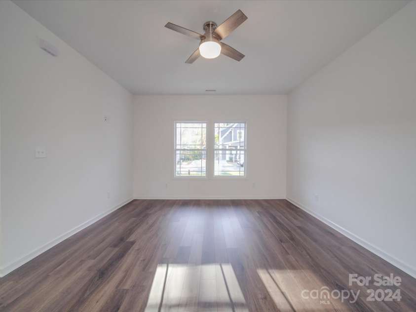 558 Geneva Circle, Gastonia, NC 28056.  MLS# CAR4186850, YatesRealty ID 14880. 