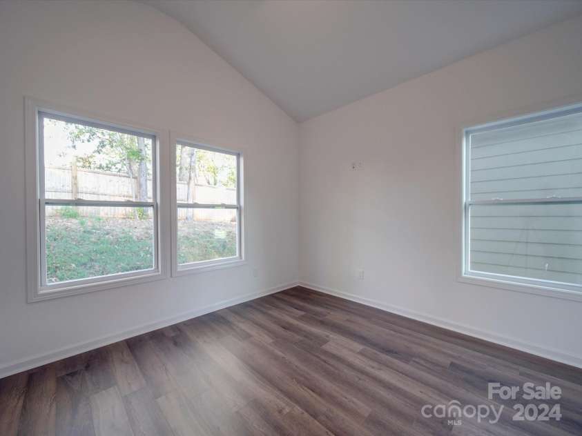 558 Geneva Circle, Gastonia, NC 28056.  MLS# CAR4186850, YatesRealty ID 14880. 