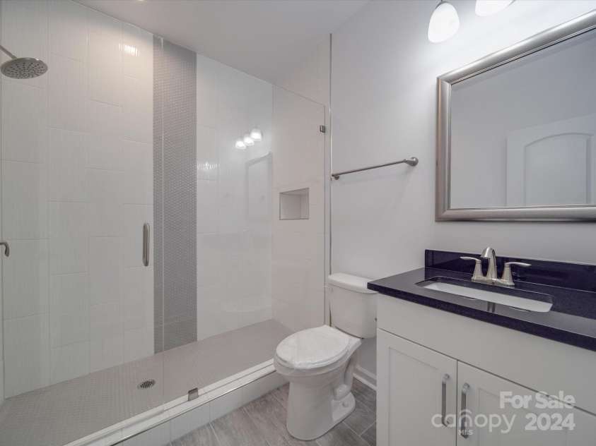 558 Geneva Circle, Gastonia, NC 28056.  MLS# CAR4186850, YatesRealty ID 14880. 