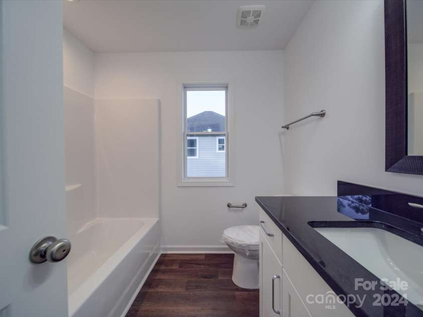 558 Geneva Circle, Gastonia, NC 28056.  MLS# CAR4186850, YatesRealty ID 14880. 