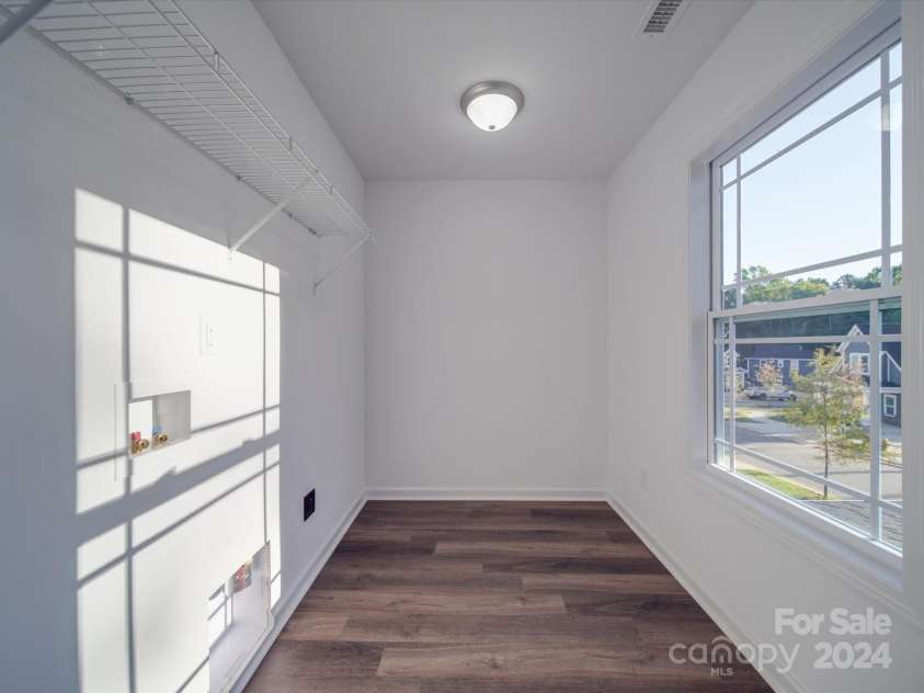 558 Geneva Circle, Gastonia, NC 28056.  MLS# CAR4186850, YatesRealty ID 14880. 