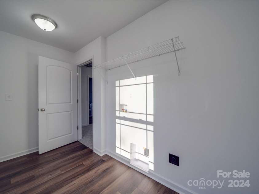 558 Geneva Circle, Gastonia, NC 28056.  MLS# CAR4186850, YatesRealty ID 14880. 