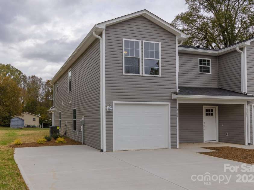 2014 Crown Point Drive, Albemarle, NC 28001.  MLS# CAR4195914, YatesRealty ID 14881. 