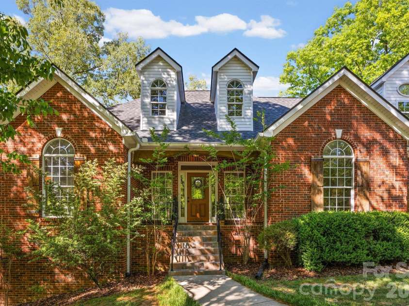 2830 Point Drive, Richburg, SC 29729.  MLS# CAR4372039, YatesRealty ID 14881. 