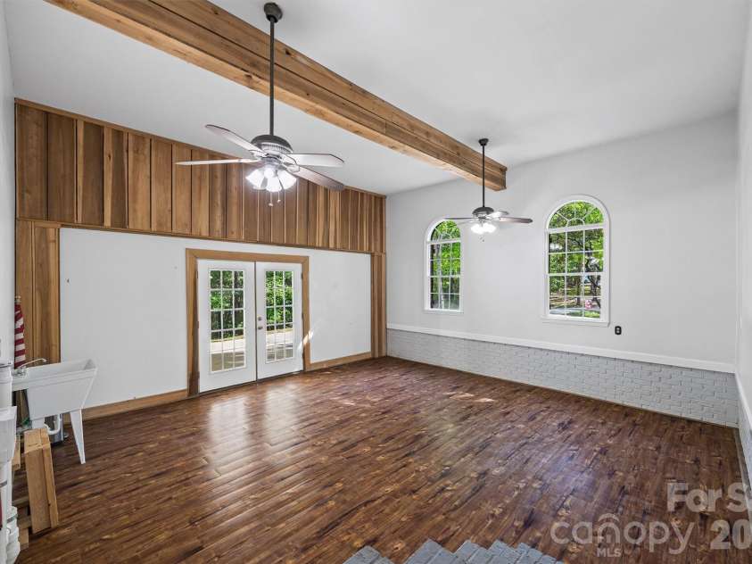 2830 Point Drive, Richburg, SC 29729.  MLS# CAR4372039, YatesRealty ID 14881. 