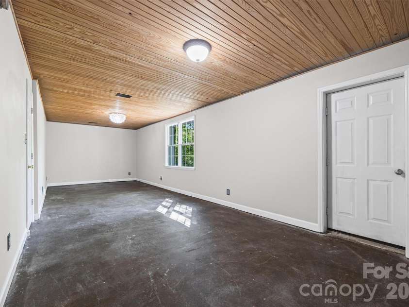 2830 Point Drive, Richburg, SC 29729.  MLS# CAR4372039, YatesRealty ID 14881. 