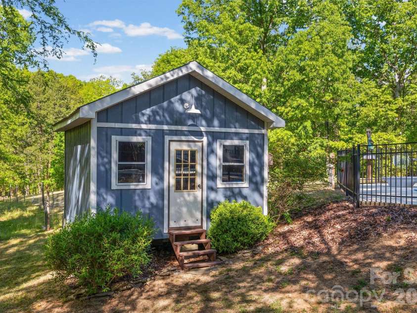 2830 Point Drive, Richburg, SC 29729.  MLS# CAR4372039, YatesRealty ID 14881. 